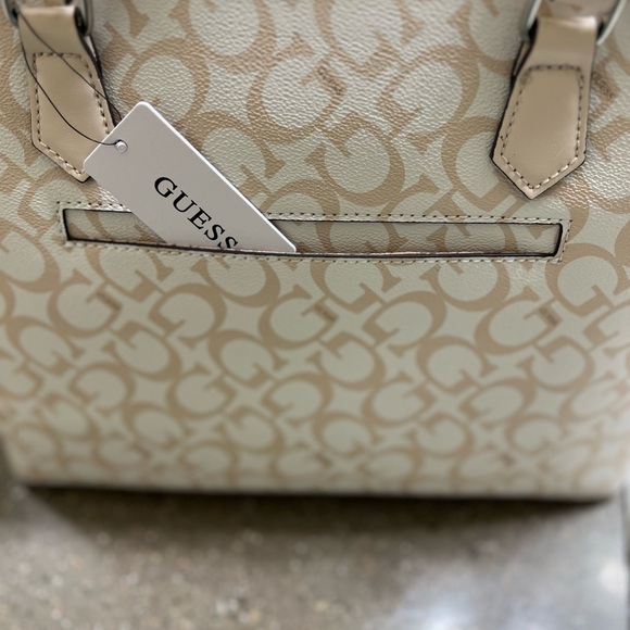 New Guess Los Angeles Tote Bag and matching Zippered Pouch - Picture 7 of 13